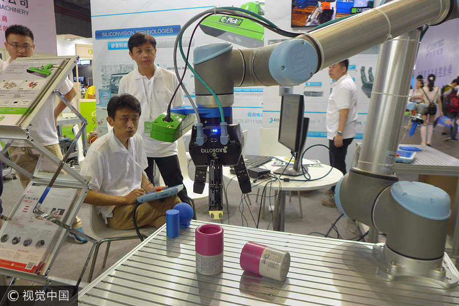 China's largest robot expo amazes in Shanghai