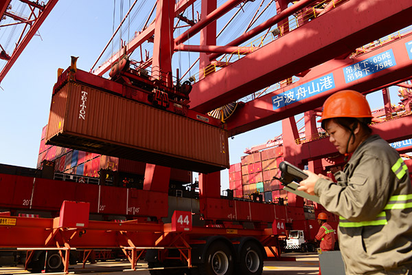 China's exports up 15%, imports up 25.7% in H1