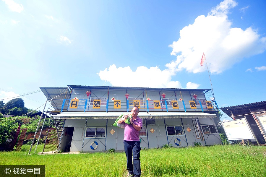 Tsinghua graduate turns spoon sturgeon breeding a money-making business