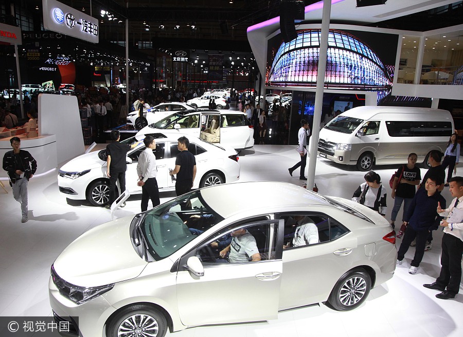 Auto show boosts holiday economy in Nanjing