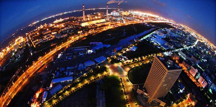 Shanghai opens free trade zone