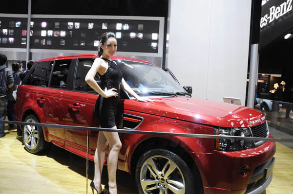 Global car makers counting on China market
