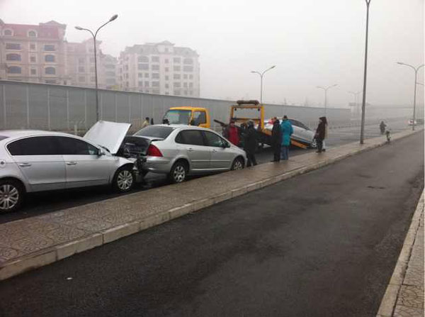 More than 100 cars in crashes in Beijing