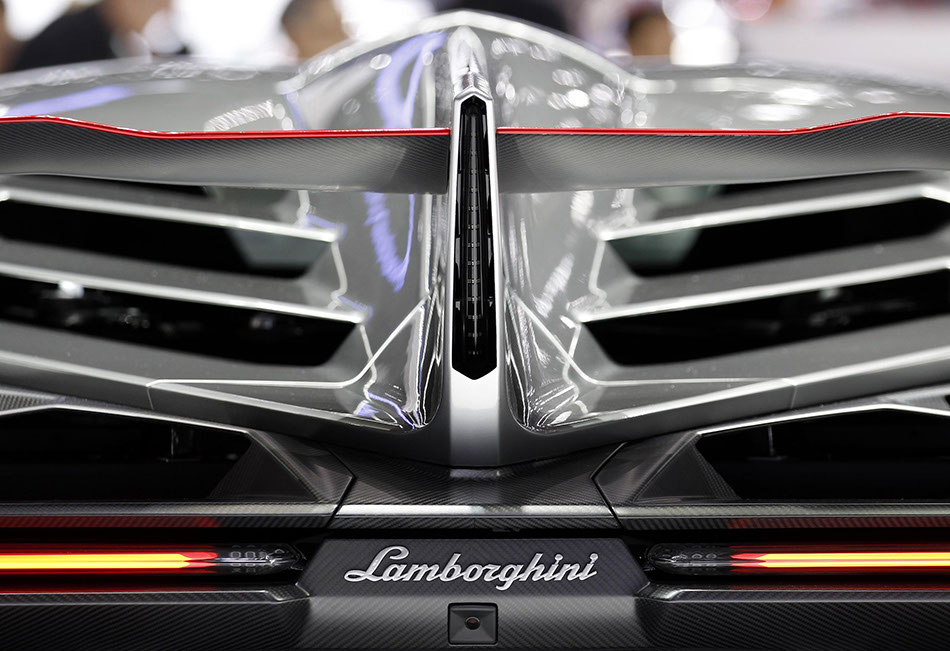 Lamborghini Veneno debuts at Geneva, 1 of 3