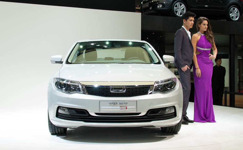 Qoros makes an impression at Shanghai auto show 2013