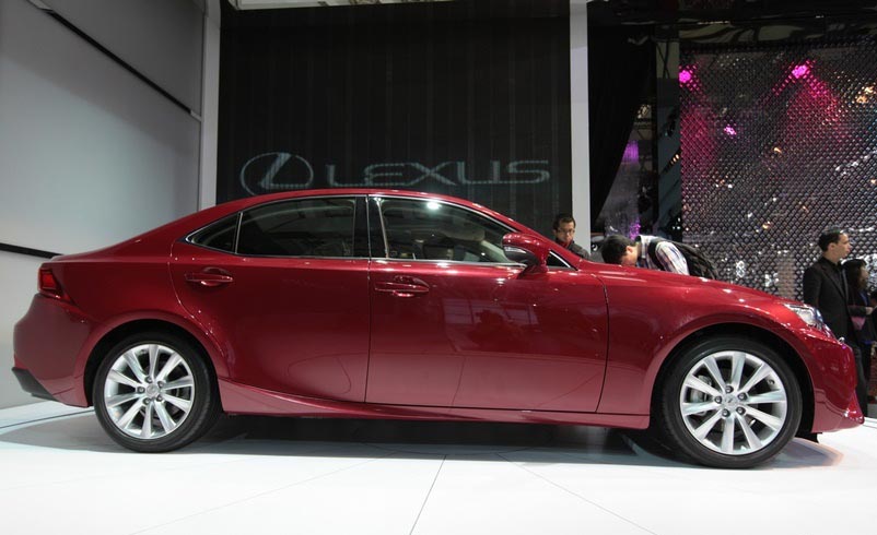 Lexus launches new IS250 at Shanghai auto show 2013