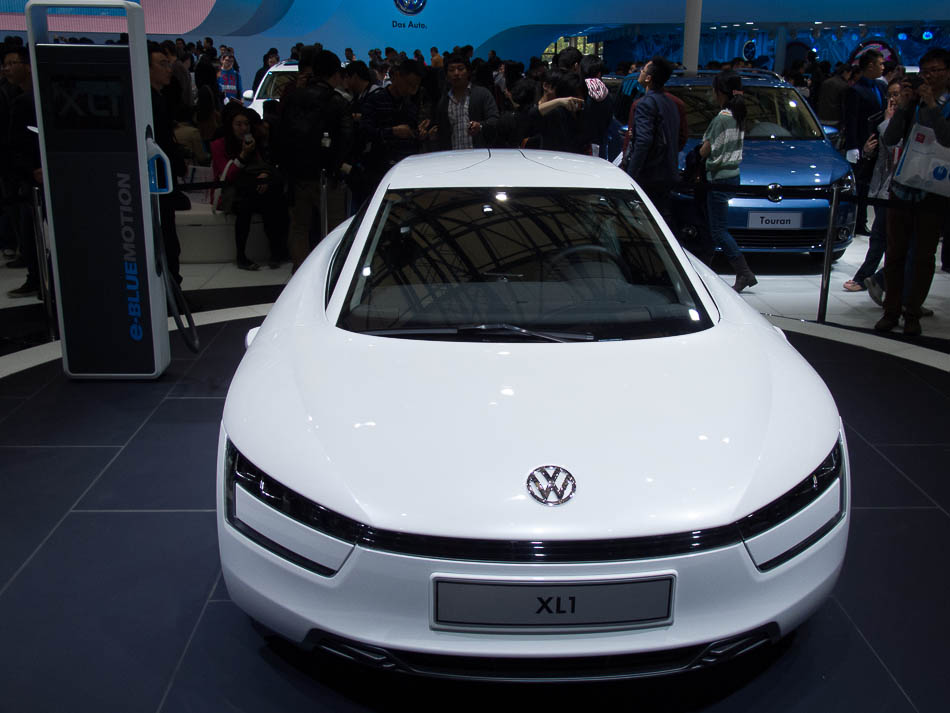 VW XL1 concept car at Shanghai auto show 2013[1]|chinadaily.com.cn