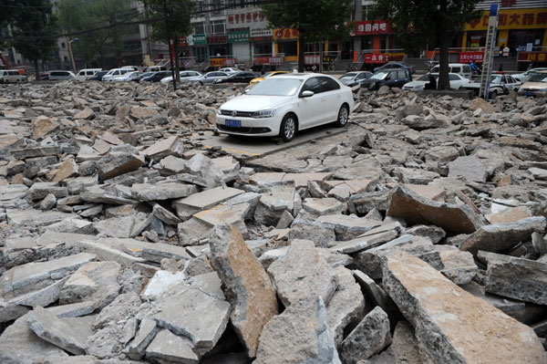 Stranded car appears in Taiyuan