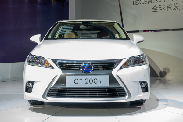Lexus new hybrid hatch CT200h world premiere