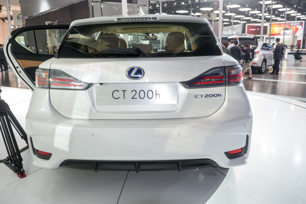 Lexus new hybrid hatch CT200h world premiere