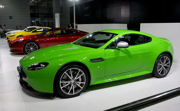 Aston Martin and Daimler partners in technolog