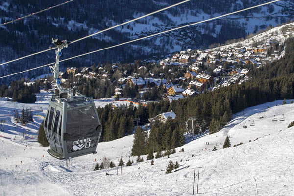 Footage: Schumacher skiing off trail in crash