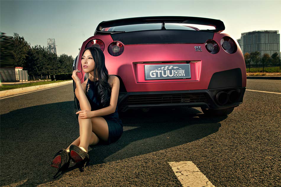 Model Wang Junyu with tuned-up Nissan GT-R
