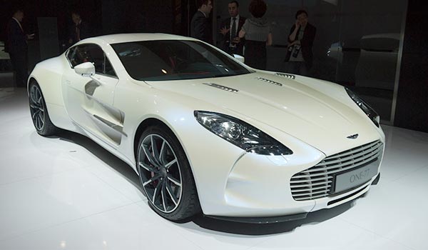 1,094 Aston Martins head for garage in Chinese mainland