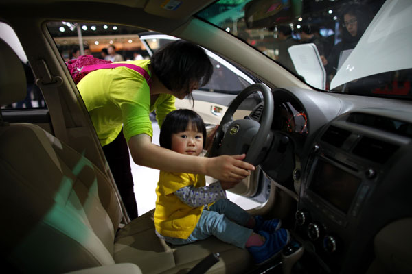 BYD 'green' cars get go-ahead for Beijing, Shanghai roads