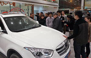 Nanjing sees rush to buy cars amid rumors of quota
