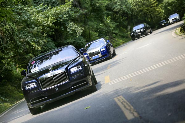 Test drive on China's ancient trade routes with Rolls-Royce