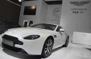 Aston Martin hires senior Nissan exec as CEO