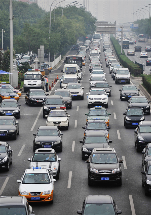Shenzhen restricts car purchases to ease congestion