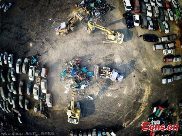 Beijing destroys 1,501 illegal motorcycles