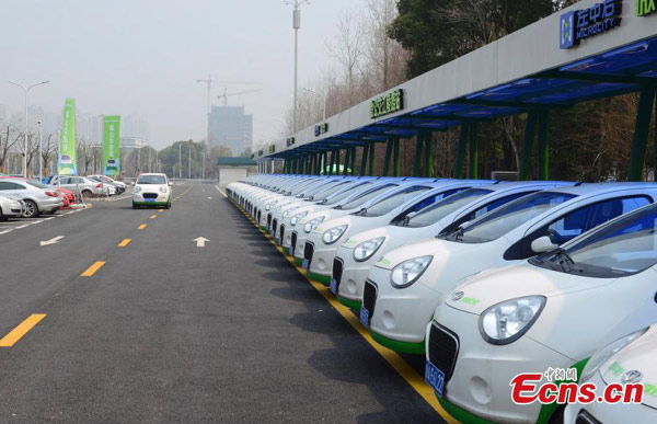 Hangzhou promotes 'mini bus' rental service