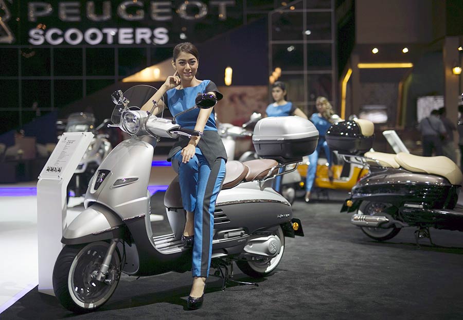 Cars attract vistors to Indonesia motor show