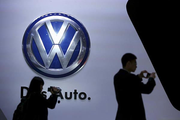 VW eyes growth in China, venture with JAC