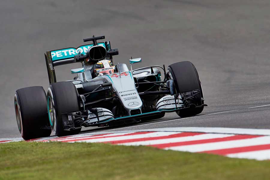 Mercedes wins at Shanghai Intl Circuit