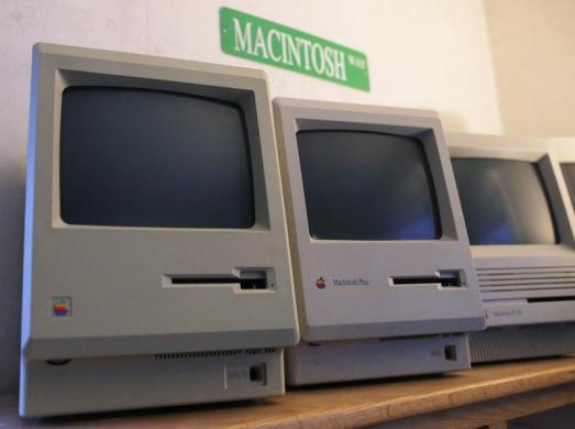 Happy 30th birthday to Apple Mac