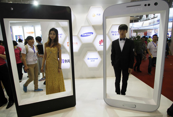 Smartphone subsidy cuts to lift local firms