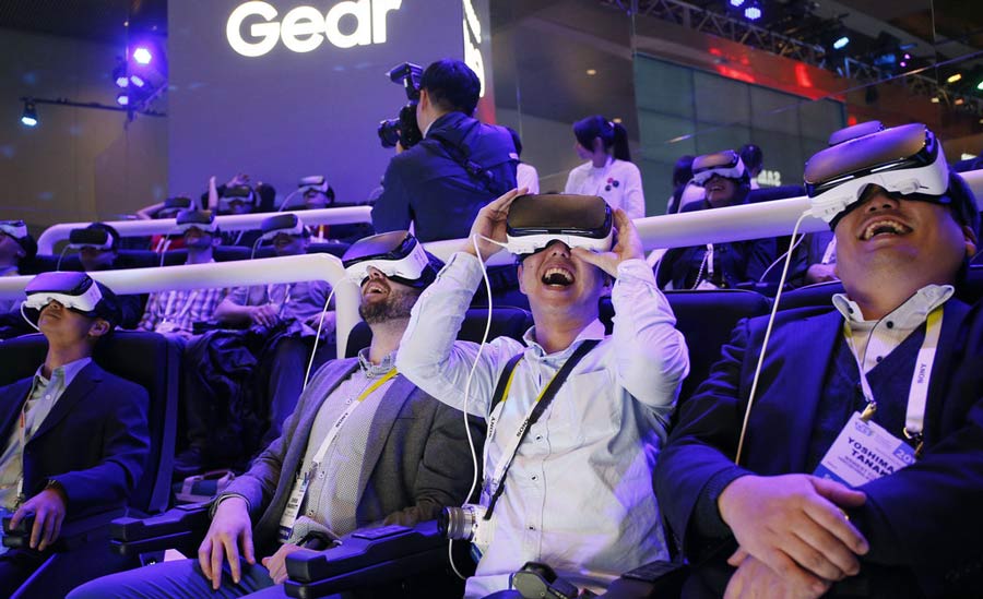 Wearable gadgets shine at 2016 International CES