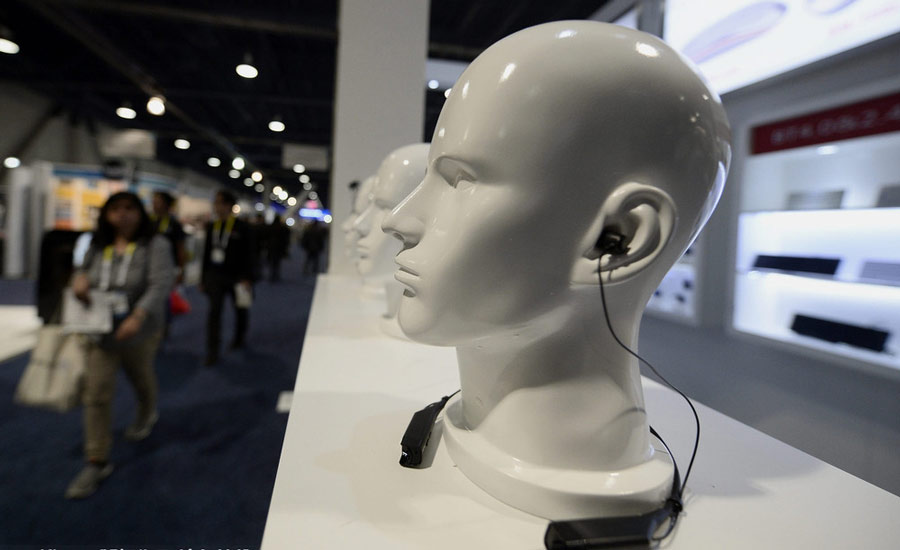 Wearable gadgets shine at 2016 International CES