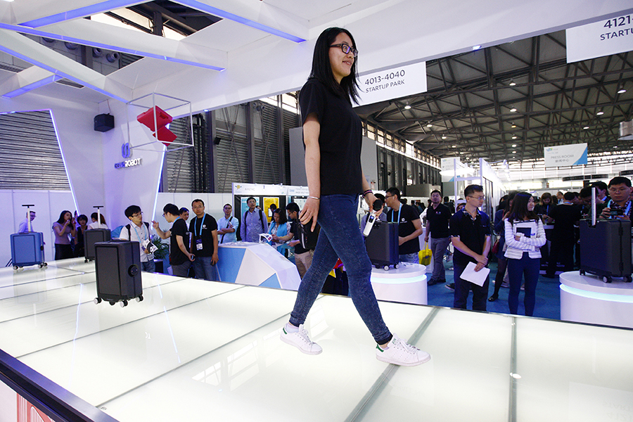 High-tech gadgets shine at CES Asia in Shanghai