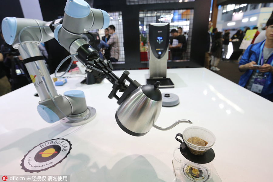 High-tech gadgets shine at CES Asia in Shanghai