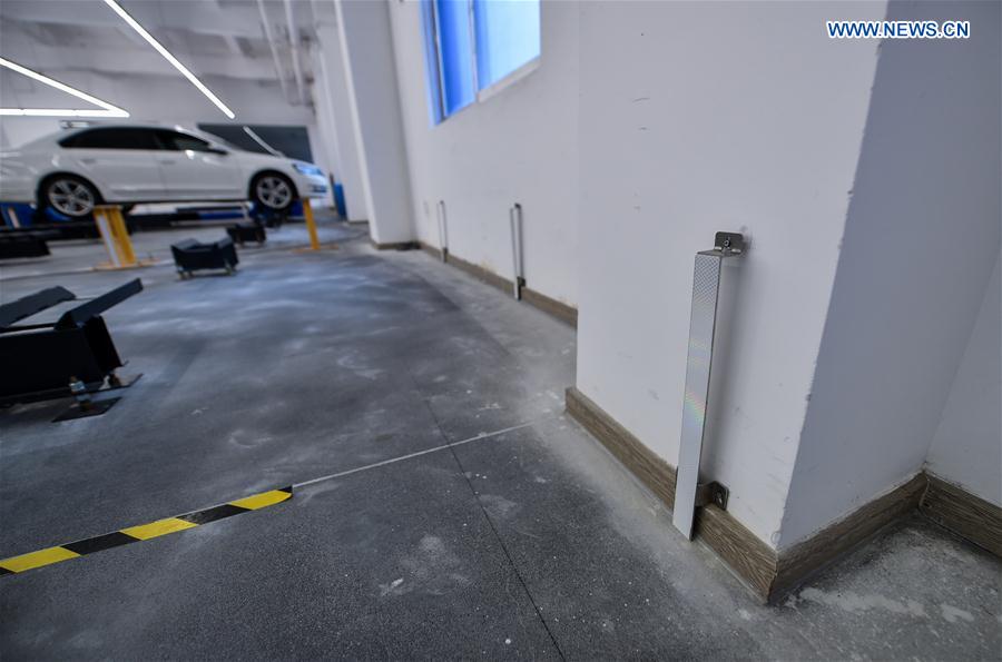 AGV parking robot becomes Internet hit in China