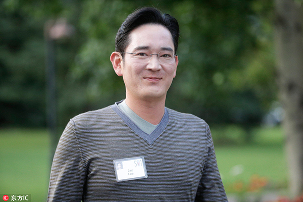 Samsung paves way for son to take helm