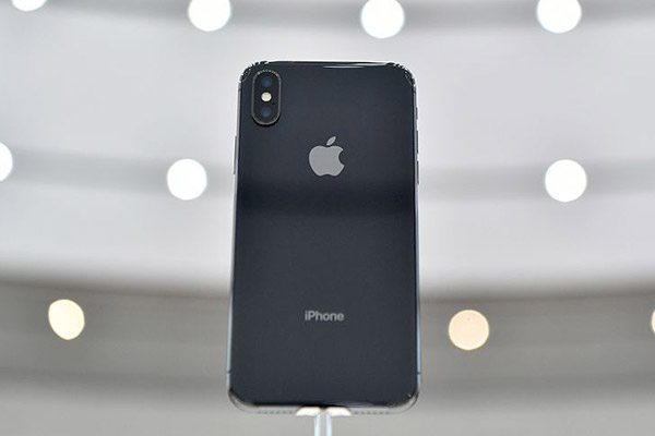 Half of iPhones manufactured in central China's Zhengzhou city