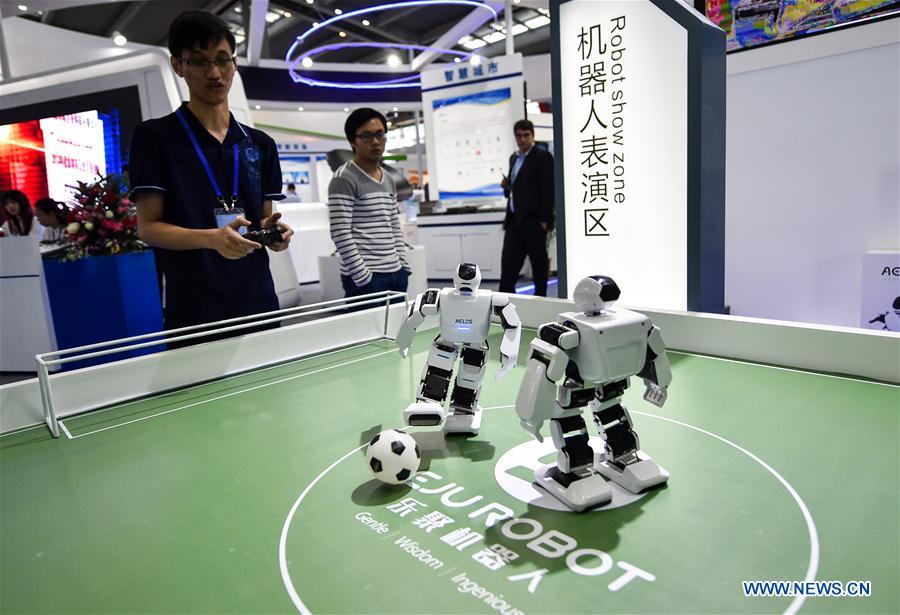 High-tech companies in the limelight at Shenzhen expo