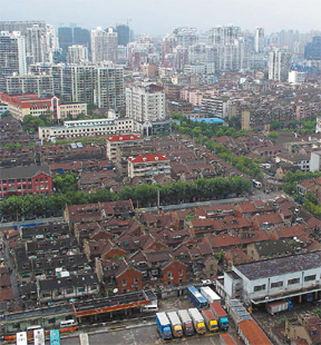 Shanghai builts new shipping hub