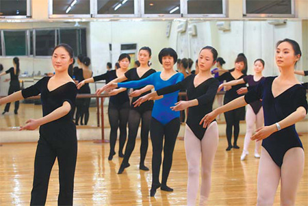 In a gloomy economy, some dance the night away