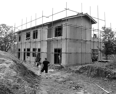 Houses made of straw an earth-friendly trend