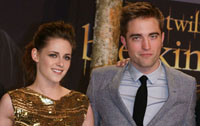 Robert Pattinson dumps Kristen Stewart
