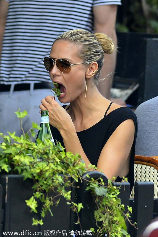 Celebrity photos reveal food enjoyment