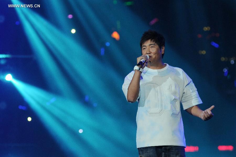 Jackie Chan holds charity concert marking 60th birthday