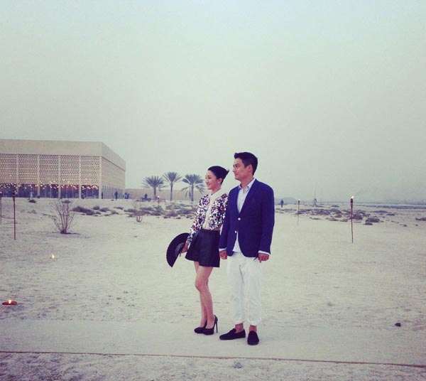 Zhou Xun appears in public with boyfriend