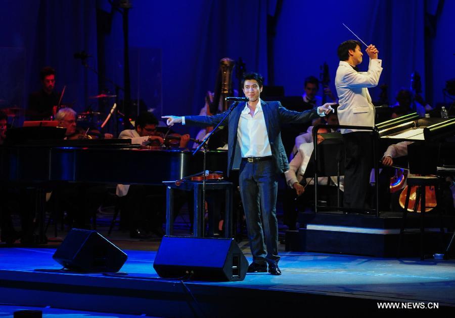 Song Zuying, Leehom Wang perform at Hollywood Bowl