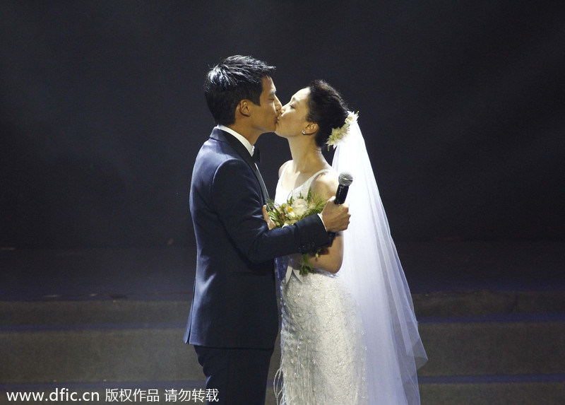 Zhou Xun weds boyfriend Archie David Kao