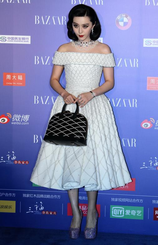 Chinese celebs stun at 2014 BAZAAR Charity Night