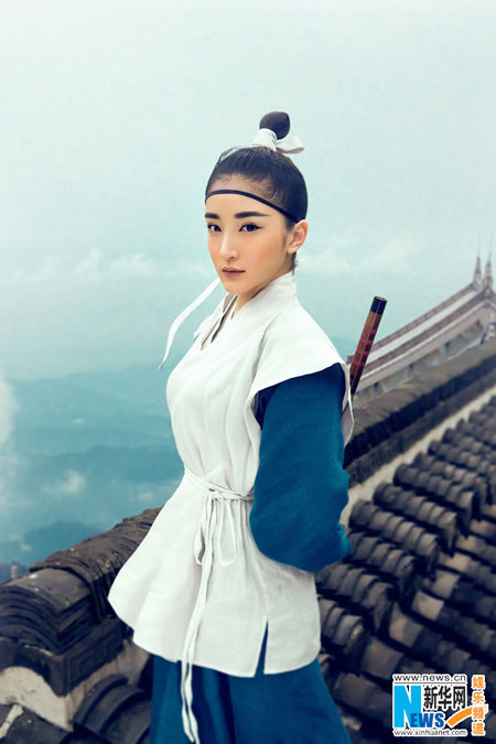 Actress Xu Qianhui releases new fashion shots