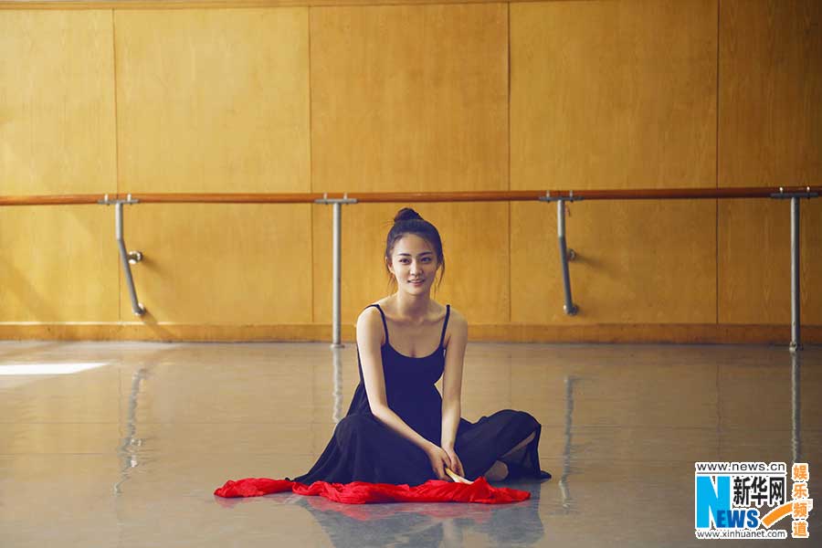 Actress Xu Lu practices ballet